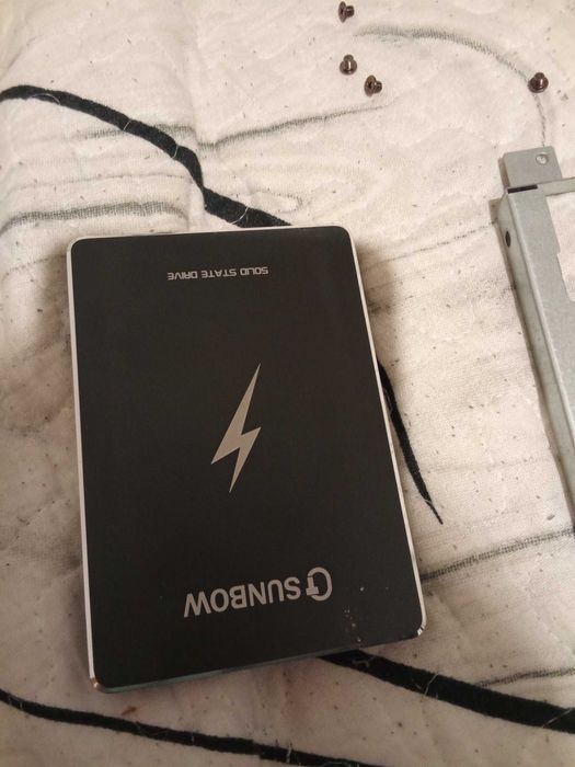 SSD 240 GB 2,5 inch fara probleme cu windows 10