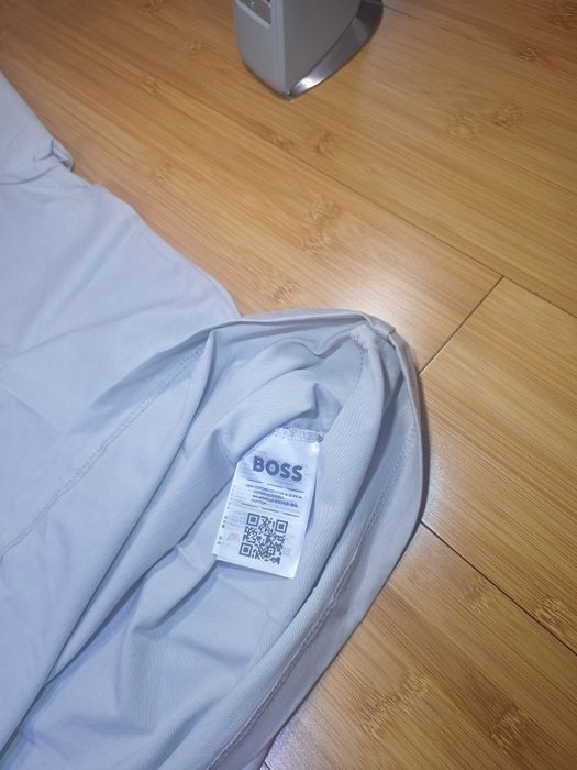 Tricouri Boss noi