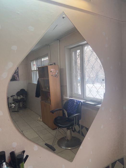 Продам зеркало для парикмахера с помощником!