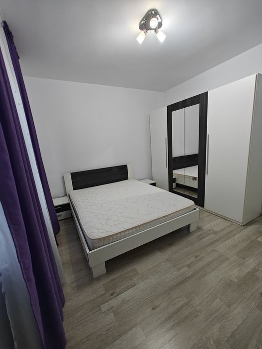 Apartament de 3 camere de închiriat