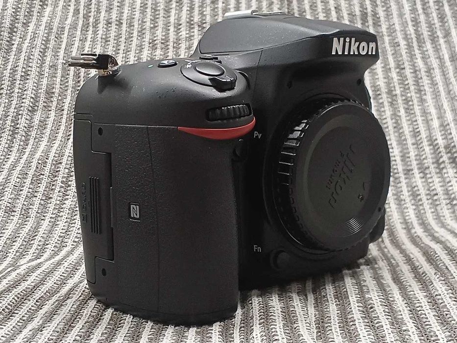 Фотоапарат и обектив Nikon D7200 AF-S NIKKOR 18-135mm