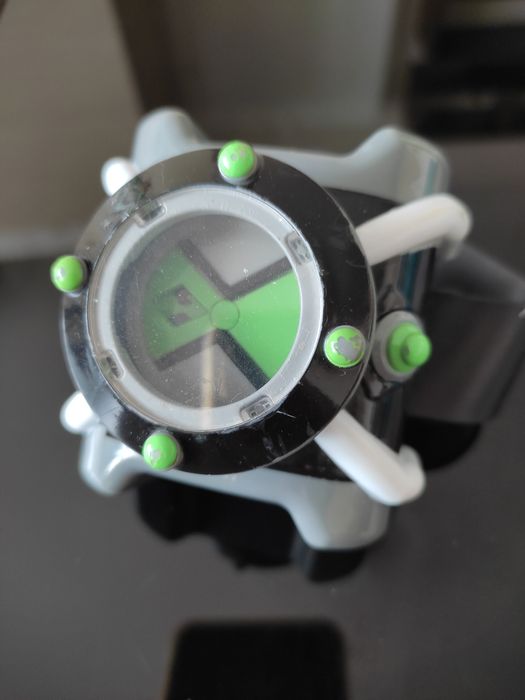 Бакуган,Бен тен,лего минифигурки серия 5 и Monster School минифигурка