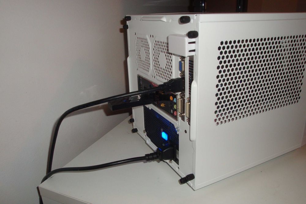 carcasa calculator cube thermaltake core v1 mini itx ventilator 20cm