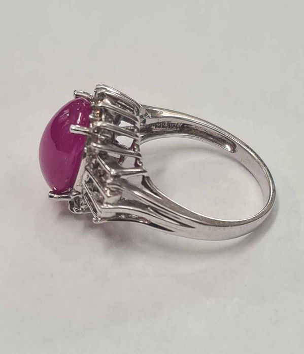 Inel din aur alb 18k cu safir natural si diamante naturale,IAU599