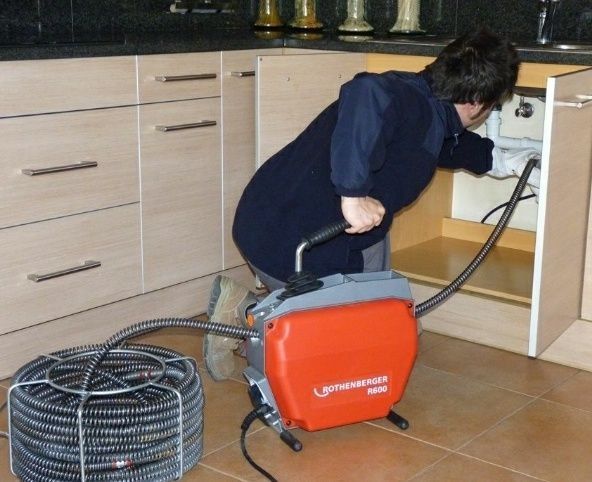 Instalator apa urgente reparații  non-stop  sanitare desfunda