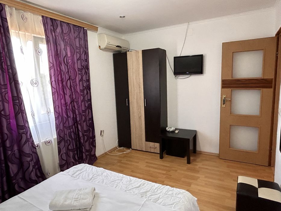 Pensiune  Vama Veche: 17 camere + magazin + apartament
