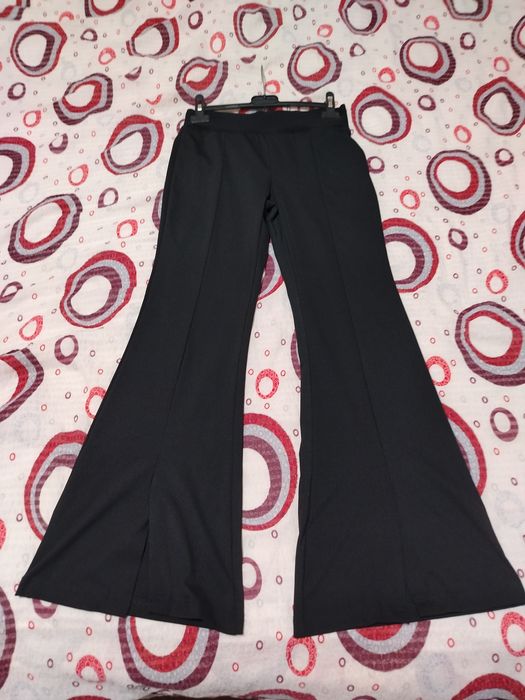Pantaloni evazați pentru damă model Nou