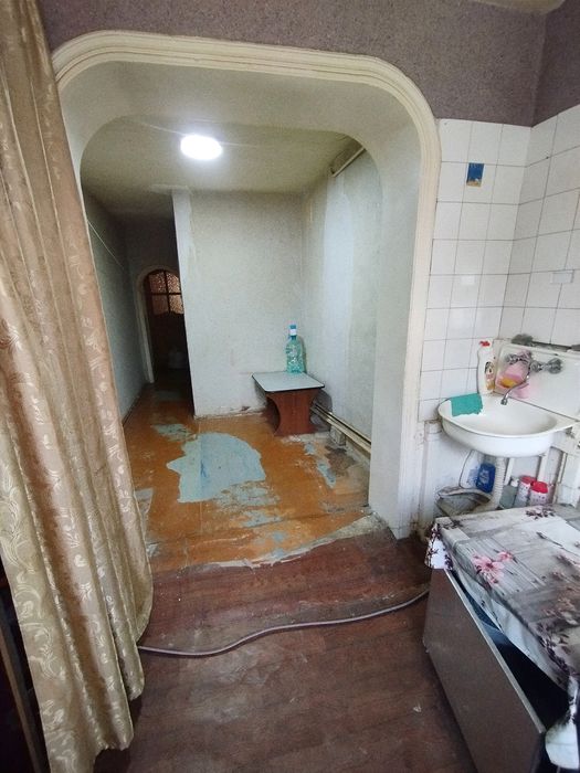 Срочно продаётся Микрорайон-Согдиана 3х ком кв на 1 этаже