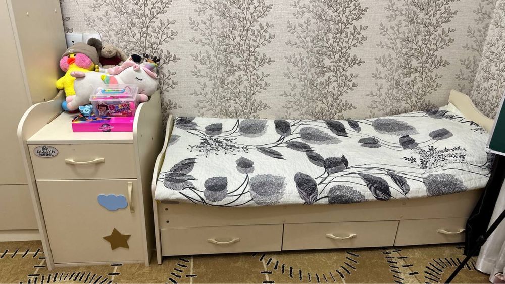 Продается мебель в комплекте детская.