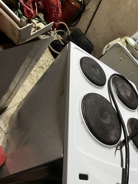 Продам электроплиту