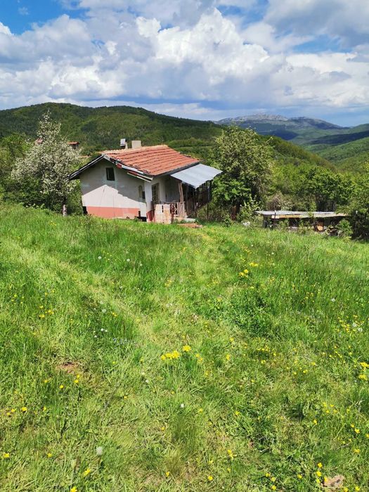 Двуетажна къща село Ерул, Перник