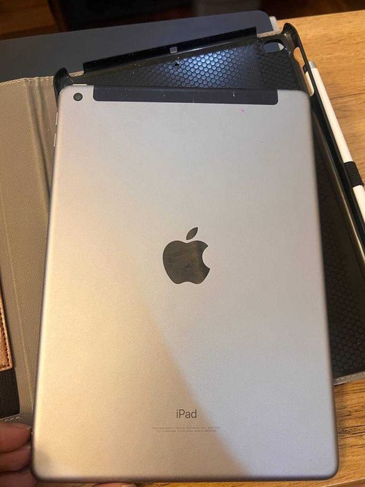 IPad 6, 128 GB + Apple Pencil