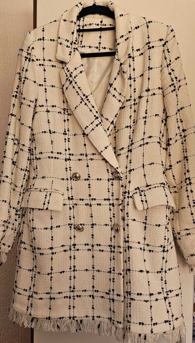 Сако букле бяло с черно