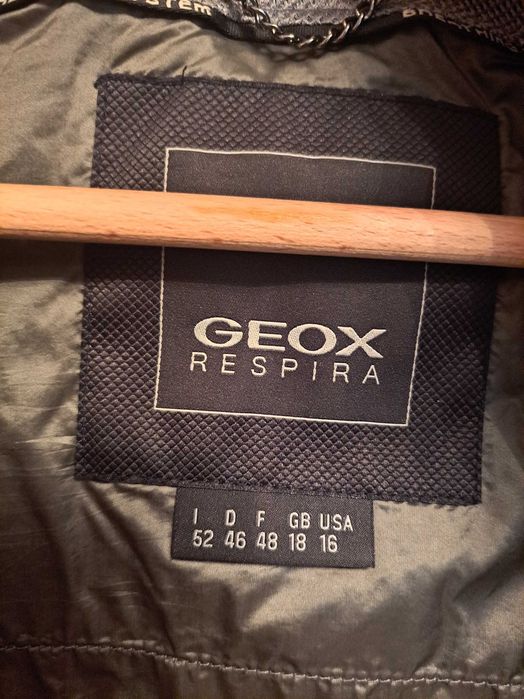 Geaca geox RESPIRE cu puf masura 50 ro ,700 ron