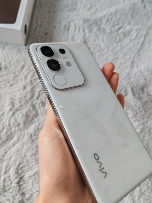 Телефон Vivo Y29