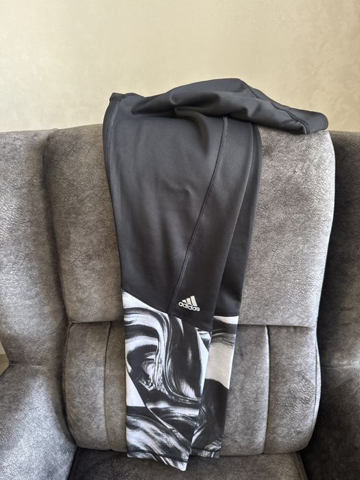 Спортивные одежда