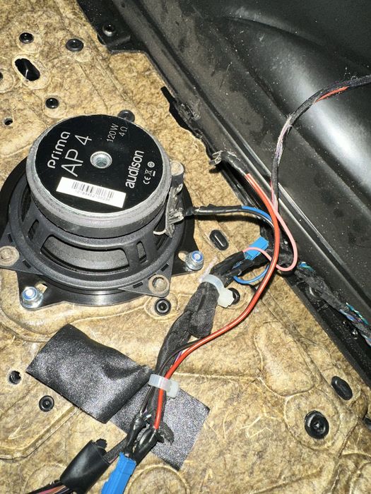 Difuzoare Audison AP4 ,Condensator Auto  HIFONICS,Statie Auto Megavox