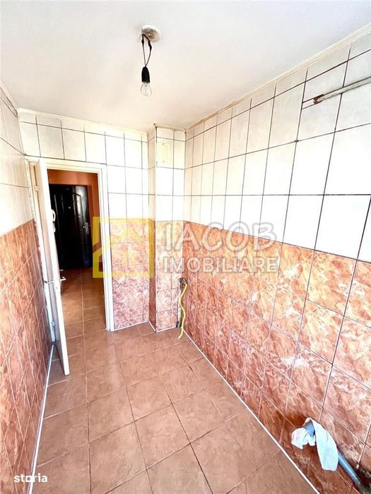 Apartament 3 camere, str. Milcov, Bacau