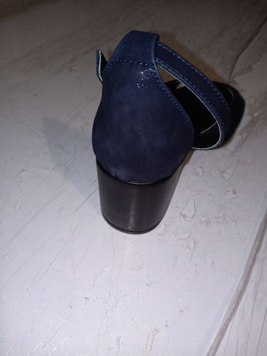 Босоножки женские