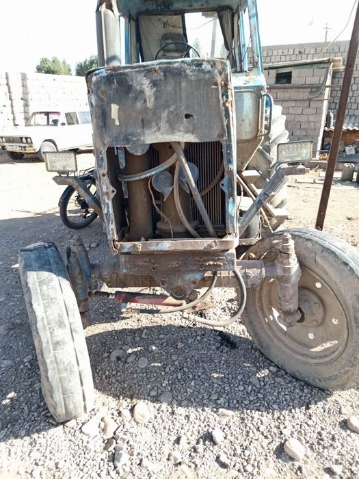 Traktor sotiladi