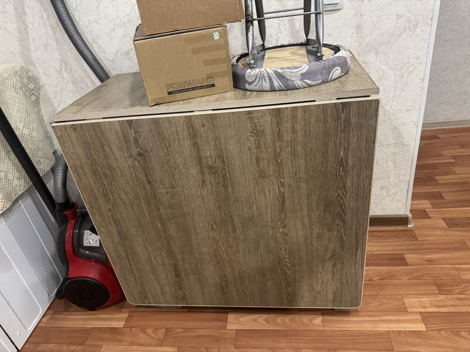 Продам стол книжка  в отличном состояние