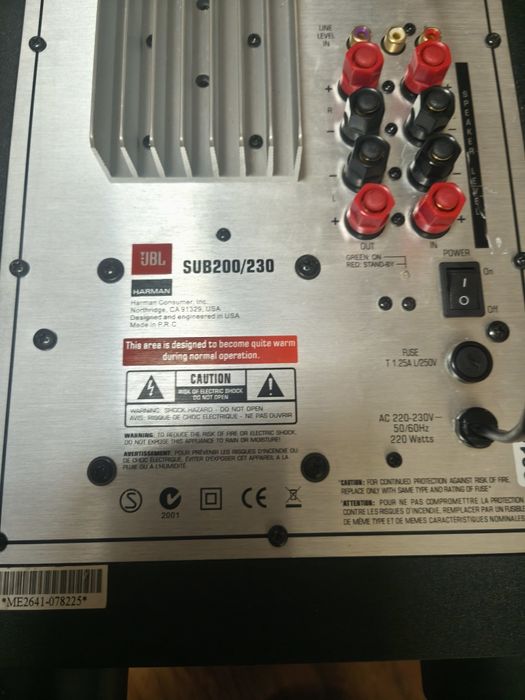 Subwoofer activ JBL.