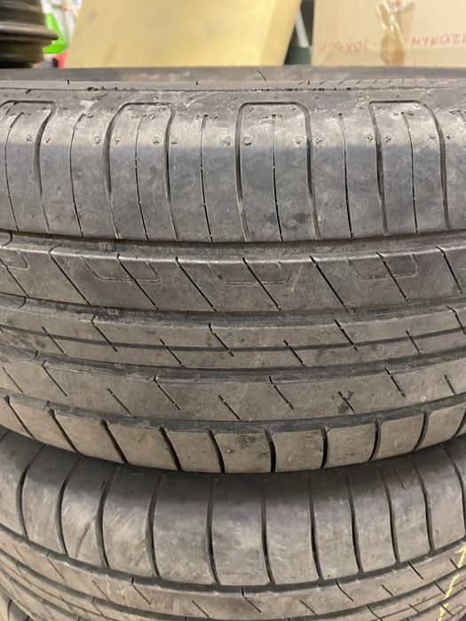 Гуми good year 215//60/16