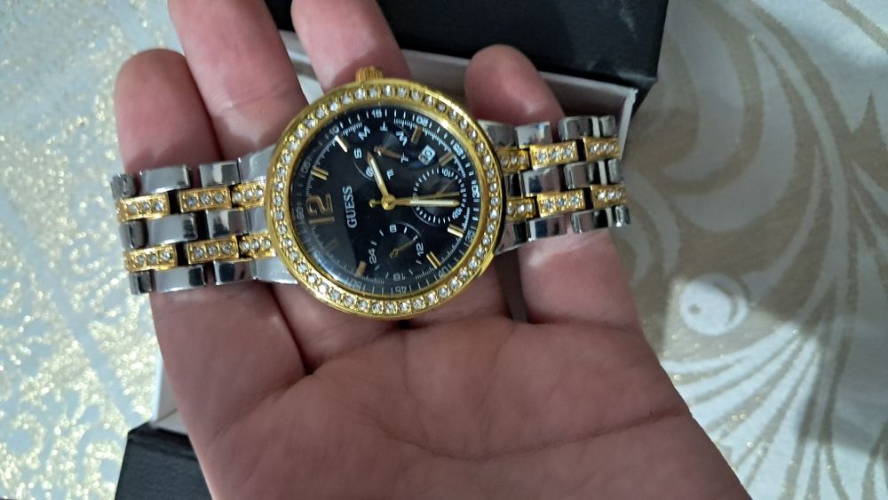 Ceas de dama guess