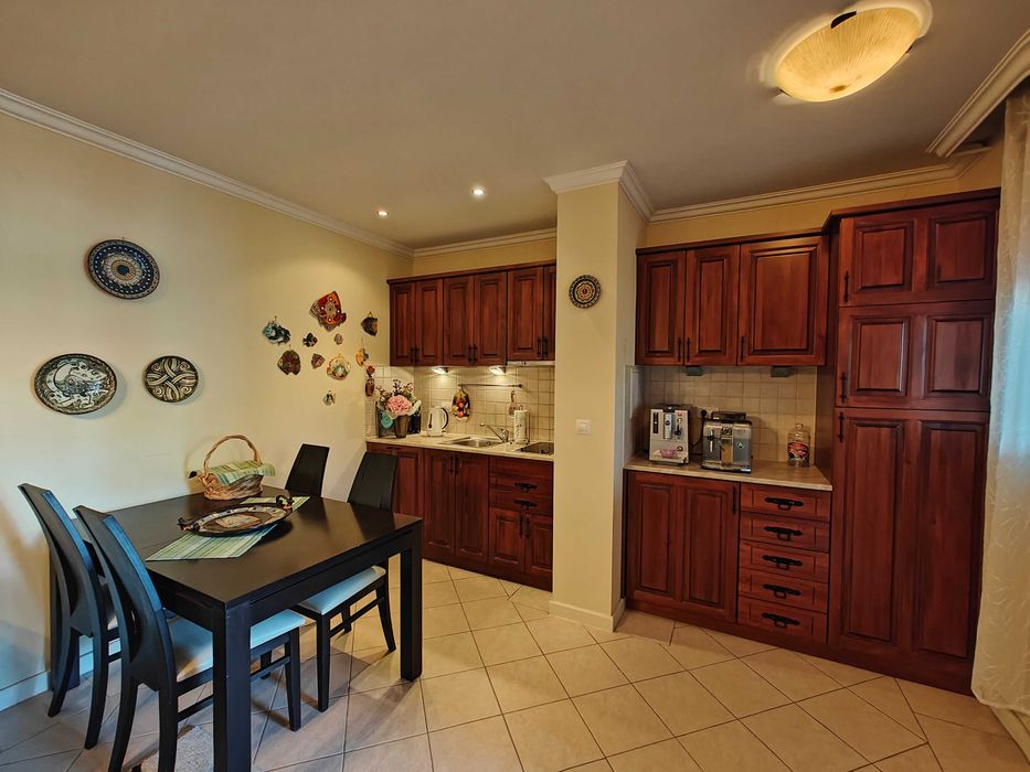 Продава се Тристаен апартамент в Созопол - 96 кв.м за 1652 €/кв.м - Снимка #1