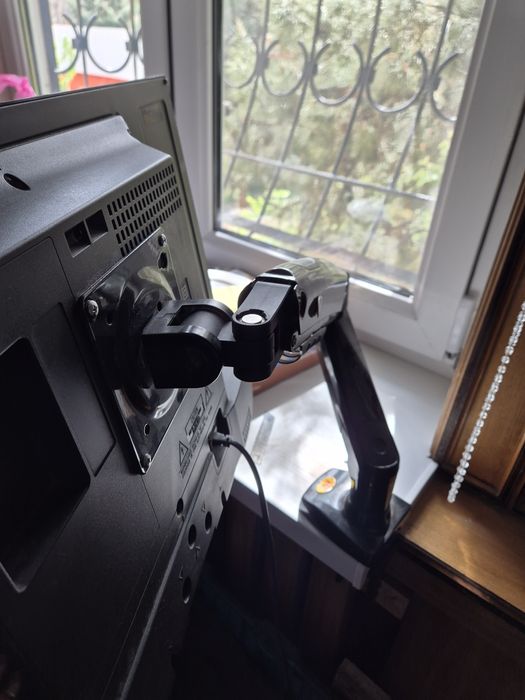 Кронштейн металлический под монитор