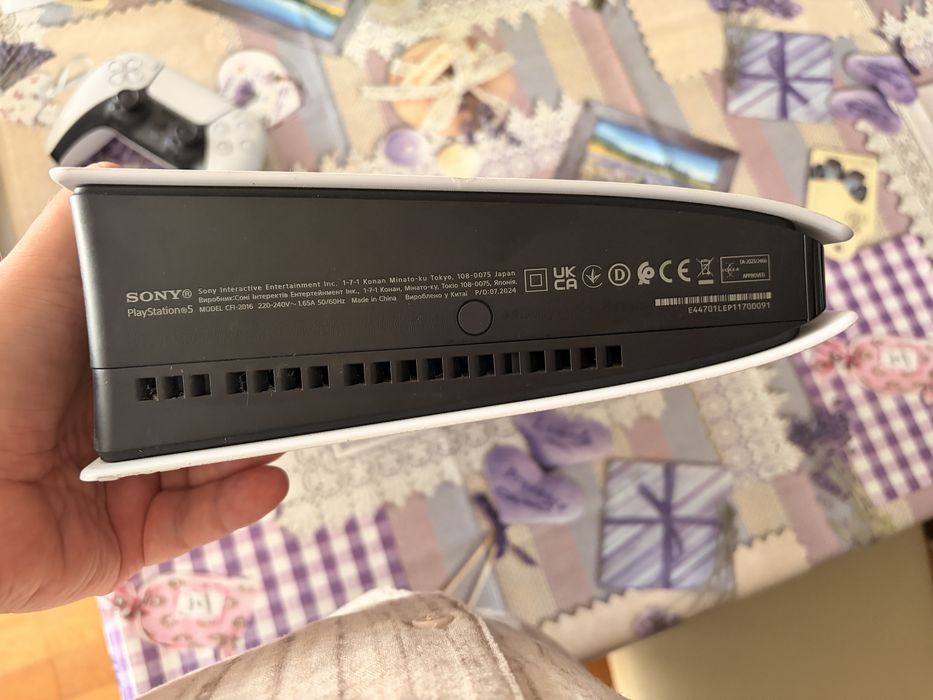 PlayStation 5 Slim Digital – като нов, с оригинална кутия