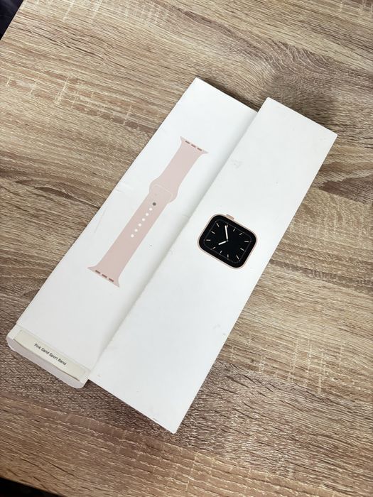 Apple Watch Series 5, 40 мм