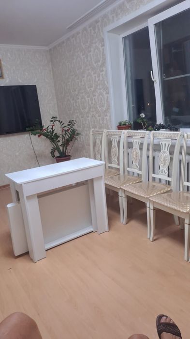 Стол для гостиной