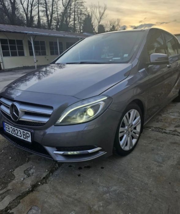 Mercedes B180  Панорамама
