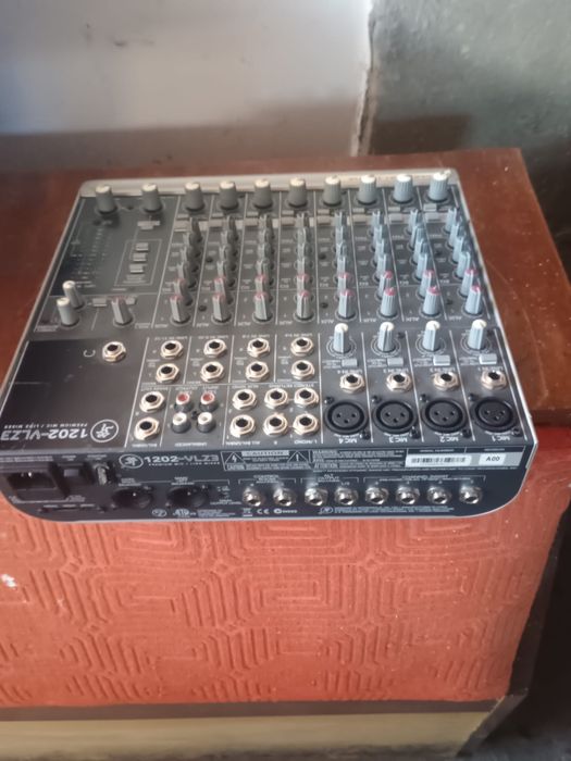 Boxe si mixer de vanzare