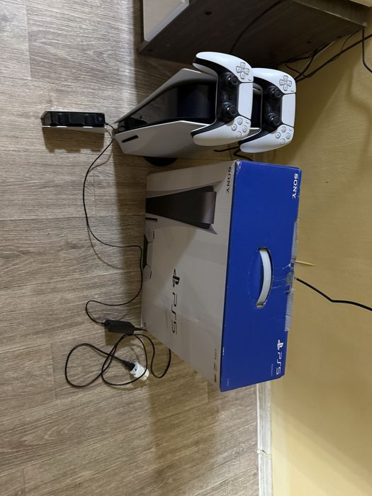 Продам playstation 5 800 gb 2 джостика