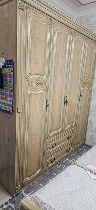 Divan 2 ta va shkaf 1 ta