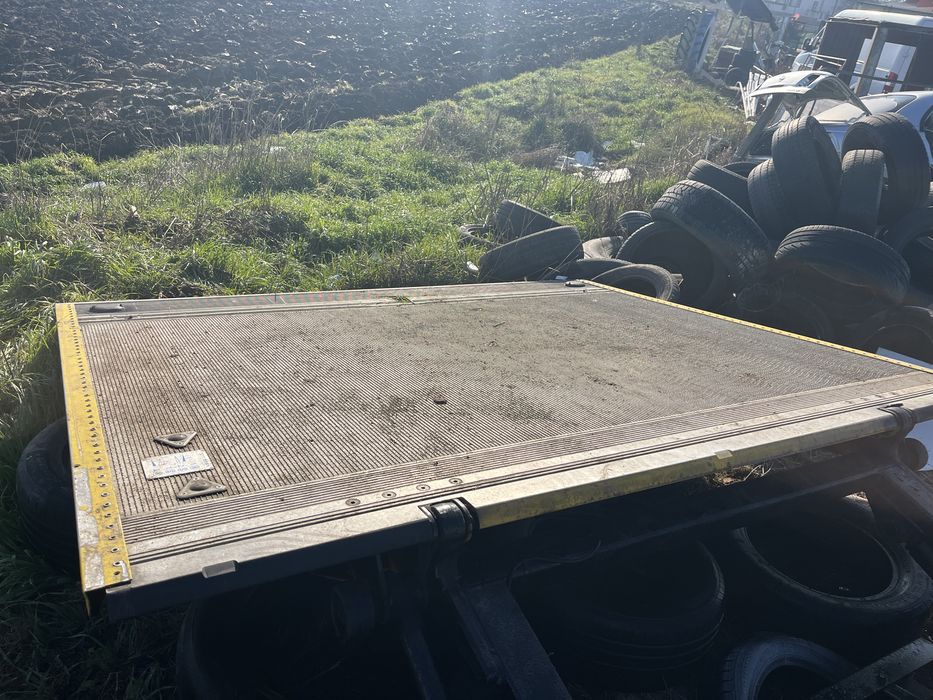 Продавам падащ борд