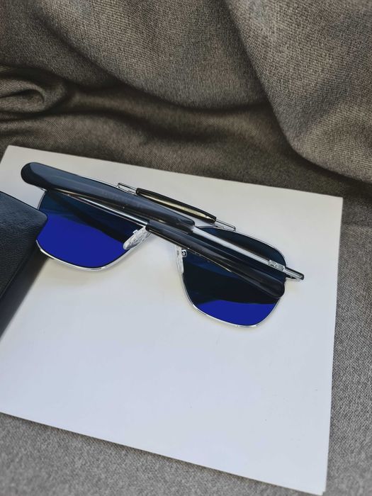 солнцезащитные очки. США