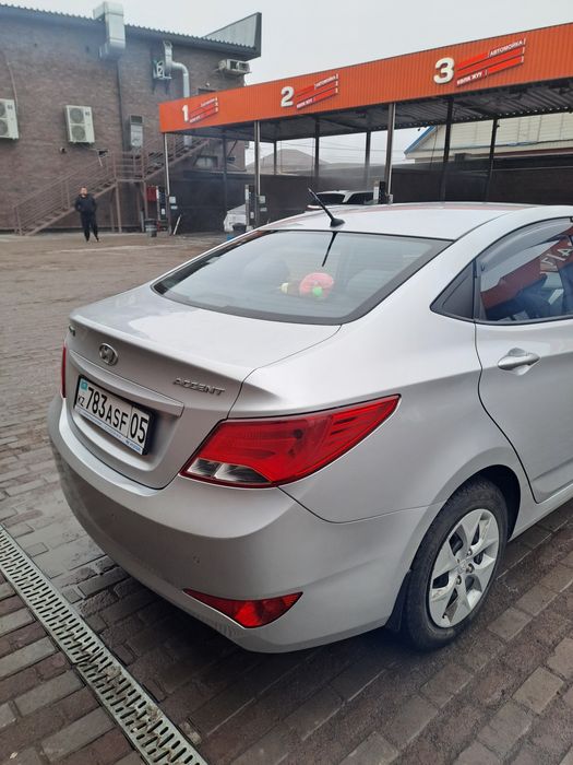 Хюндай акцент продам.