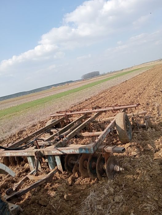 Vând disc 3, 4 pe rulmenți fara suduri sau rupturi,Nr de tel 074792388