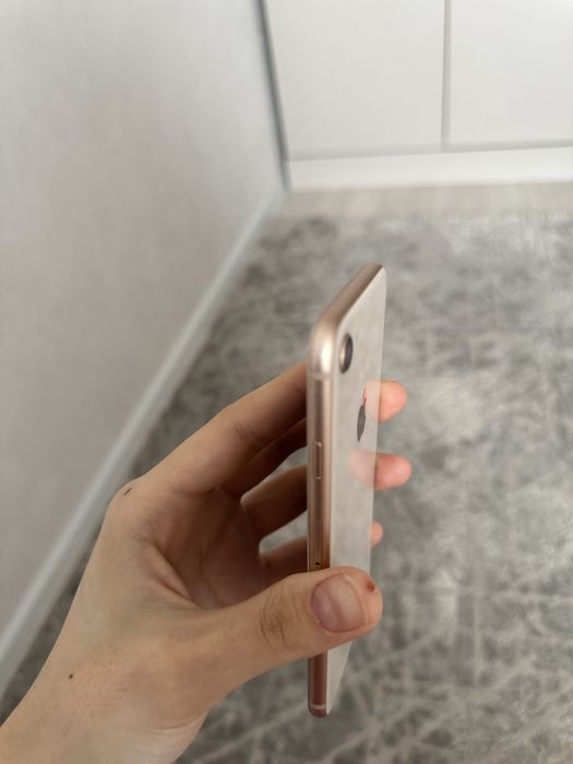 Айфон 8 64гб в отличном