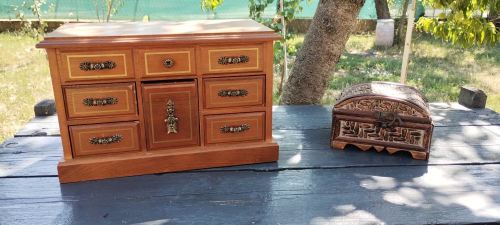 Cutie din lemn pentru bijuterii