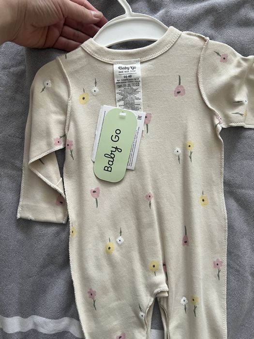 Продам новые костюмчики