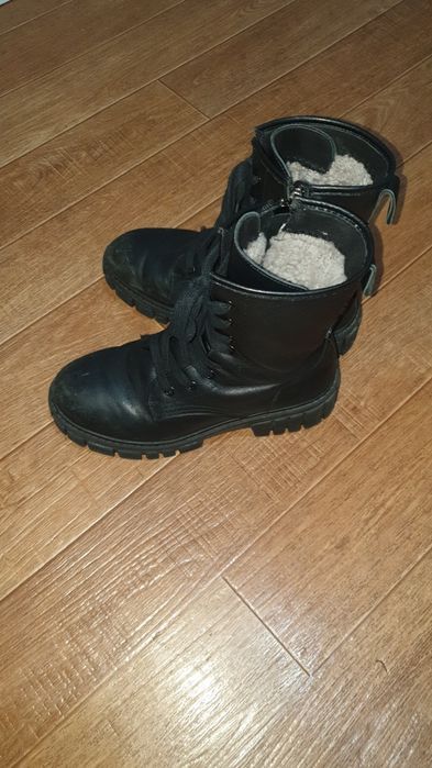 Продам девочковые зимние сапоги