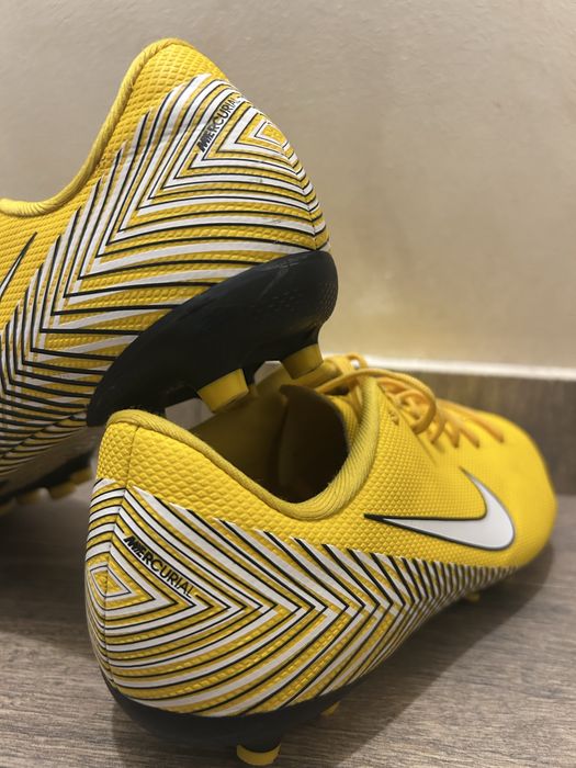 Бутонки Nike MERCURIAL VAPOR NEYMAR FG 38,5