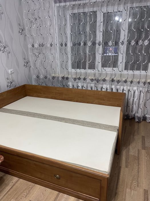Продам диван- кровать.