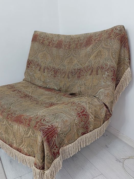 Покрывала для дивана гостиной