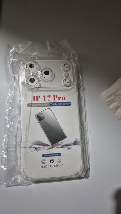 Чехол на айфон 17про