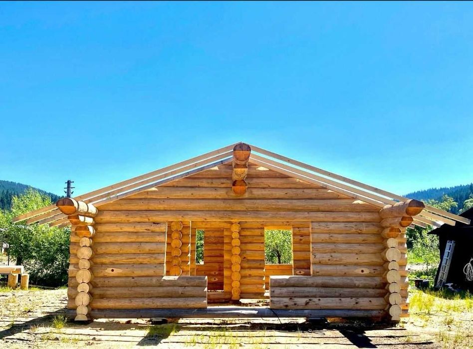 Case cabane lemn rotund (bușteni)